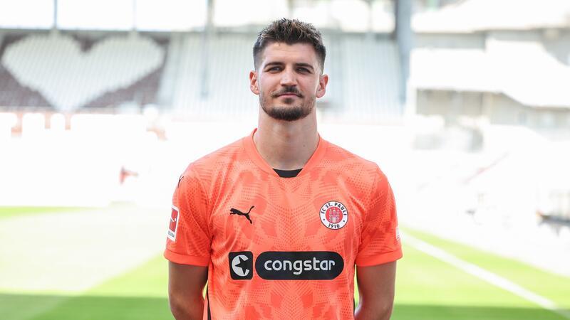 Nikola Vasilj. ist die Nummer eins im Tor von St. Pauli.