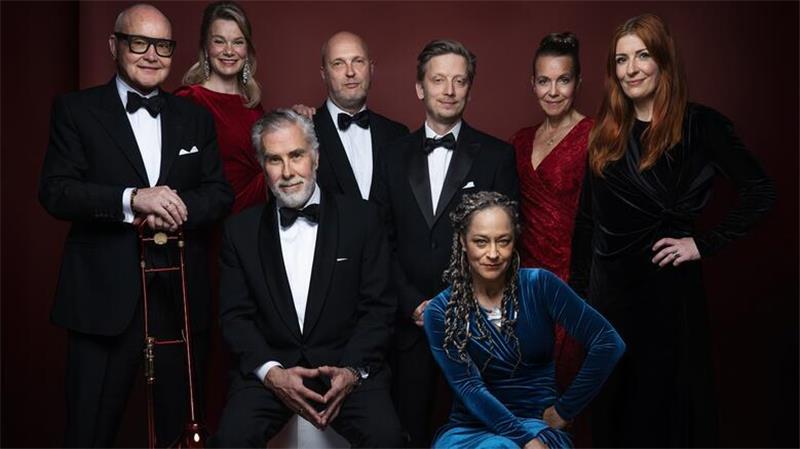 Nils Landgren (links) im Kreis seiner Freunde: Zum 70. Geburtstag des Starposaunisten gastieren sie mit dem Programm „Christmas with my Friends“ im Stadeum.