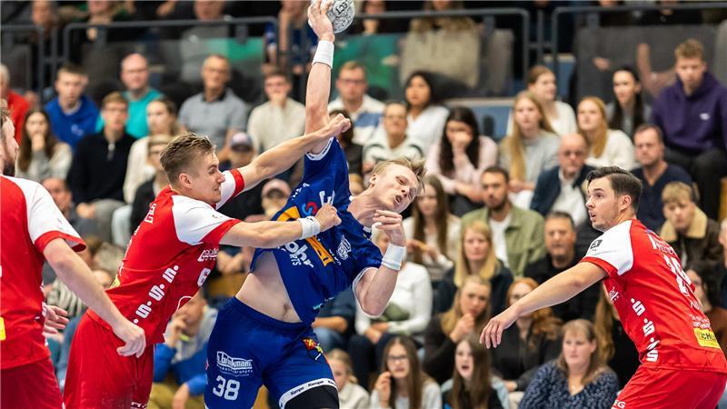 Fredenbeck schlägt Ahlen: Mann des Spiels steht zwischen den Pfosten Nils Schröder steuerte vier Tore zum Fredenbecker Erfolg gegen Ahlen bei.