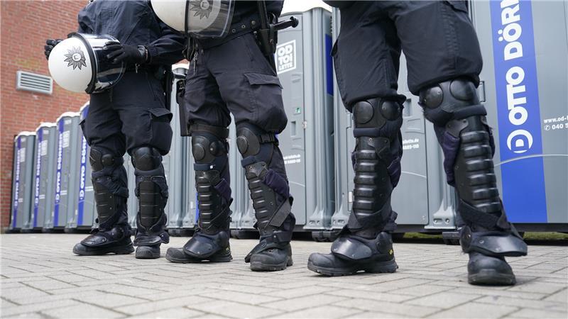 Nimmt die Klo-Randale in Fußballstadien zu?