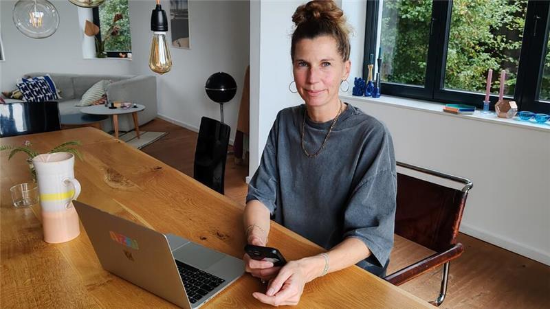 Nina Lindenblatt (45) aus Hollern-Twielenfleth hat zusammen mit ihrem Geschäftspartner Kai Afflerbach die App entwickelt.