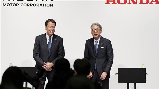 Nissan und Honda erwägen einem Medienbericht zufolge eine Fusion. (Archivbild)  