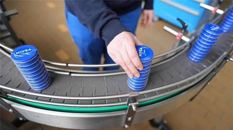 Beiersdorf wächst etwas schwächer Nivea-Hersteller Beiersdorf hat im vergangenen Jahr den Gewinn gesteigert.