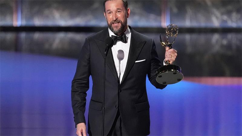 Noah Wyle ist nominiert für einen Emmy für seine Leistung in der Krankenhausserie „The Pitt“. 