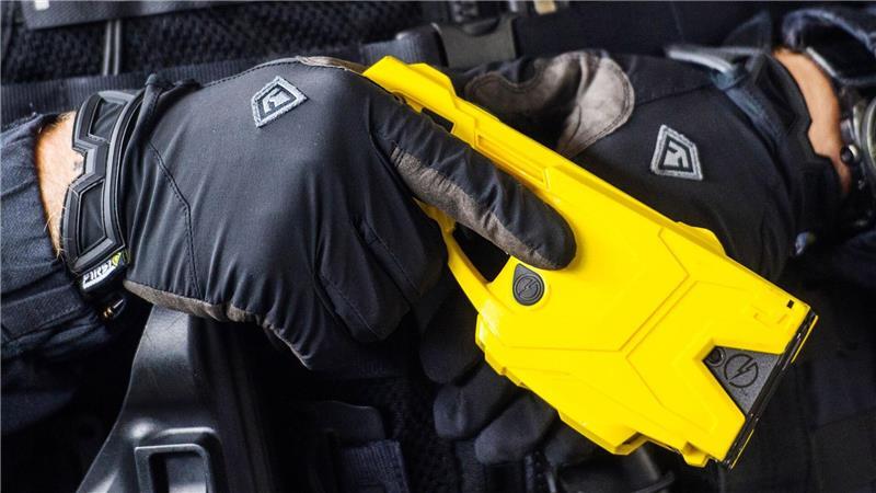 Noch 2024 hatte sich die GdP gegen den Taser ausgesprochen. (Symbolbild)