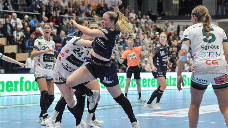 Was der THC bietet und der BSV nicht: Die Gründe für den Exodus Noch einmal für den BSV: Levke Kretschmann arbeitet nach einem Wadenbeinbruch derzeit an ihrem Comeback.