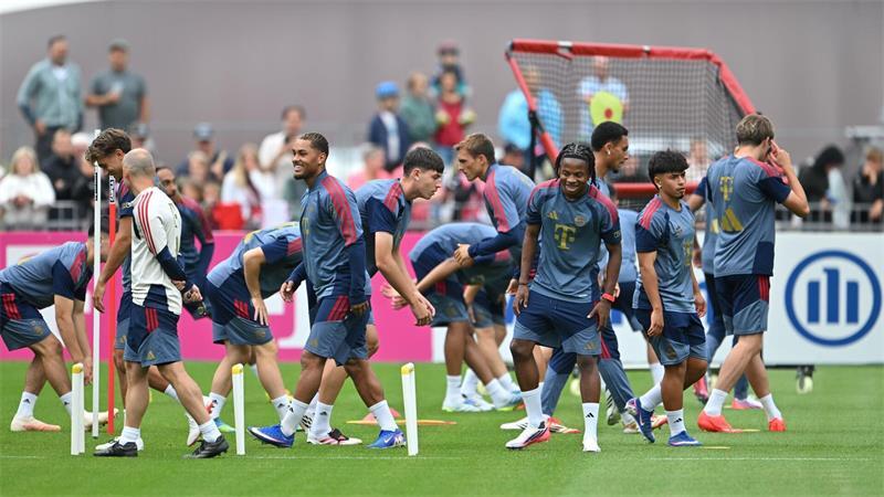 Noch fehlen die DFB-Stars beim Bayern-Training.