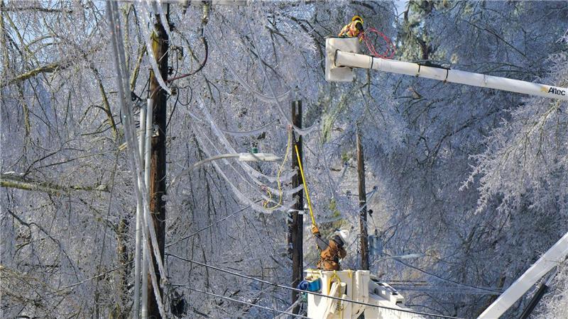 Noch immer sind sehr viele Stromkunden von Ausfällen betroffen. 