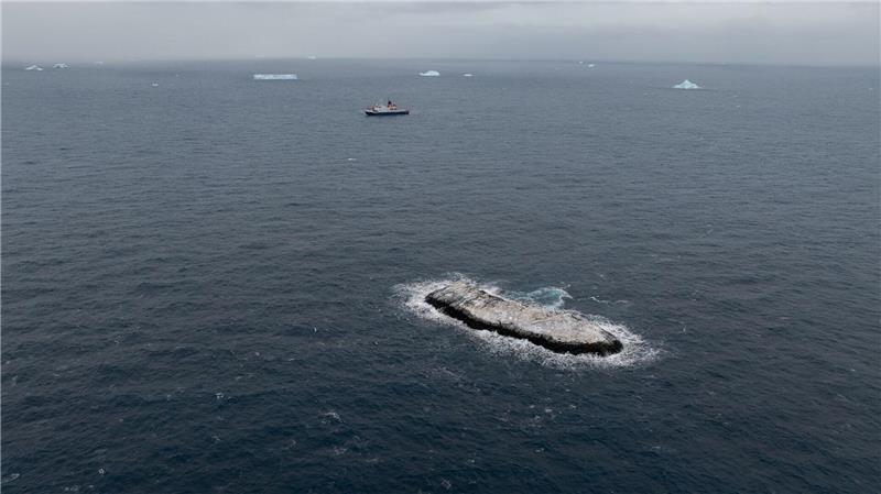 Noch ist die neu entdeckte Insel namenlos. (Handout)