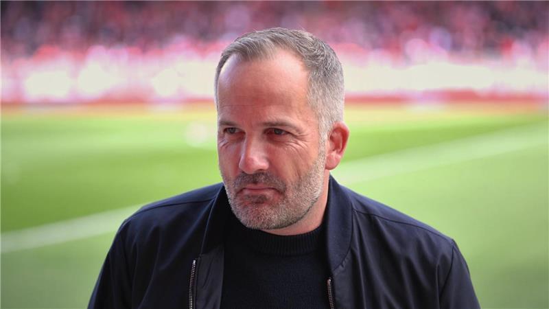 Noch ist unklar, ob Manuel Baum Trainer des FC Augsburg bleibt.