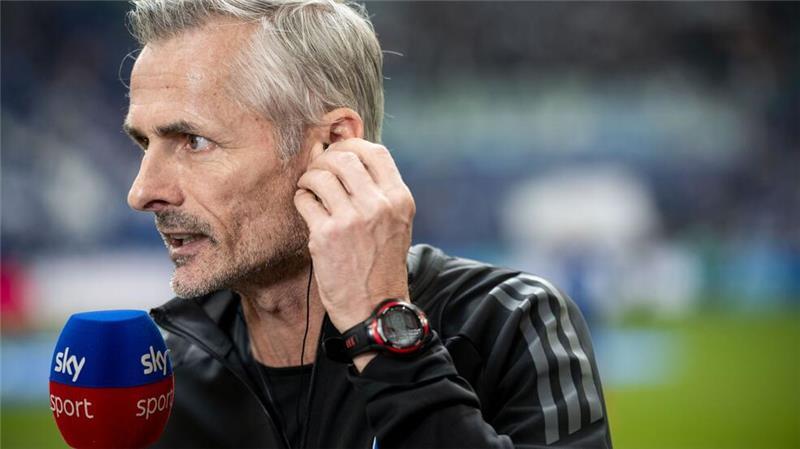 Alarm im Westen - Köln und Schalke in der Krise Noch keinen Erfolg mit Schalke: Trainer van Wonderen.