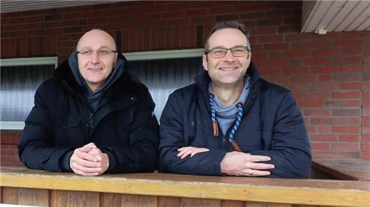 Noch sind sie gemeinsam im Vorstand des VfL Kutenholz: Heino Tiemann (links) und Daniel Jahnke.