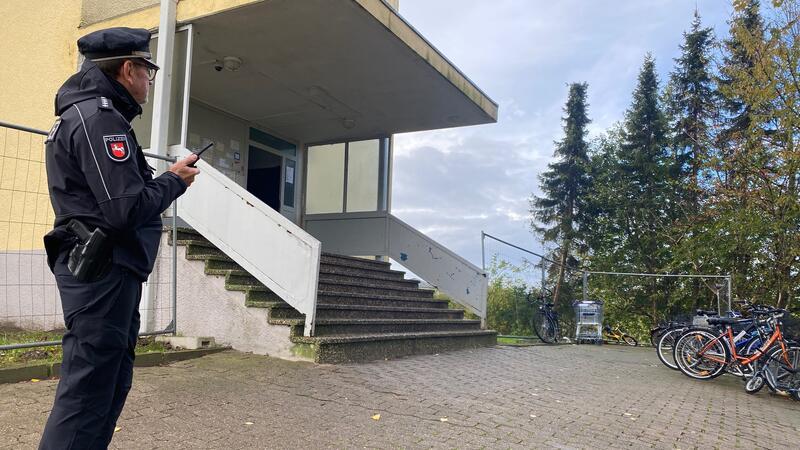 Noch während der Geiselnahme wurde die Wohnung von Salman E. in Buxtehude durchsucht.