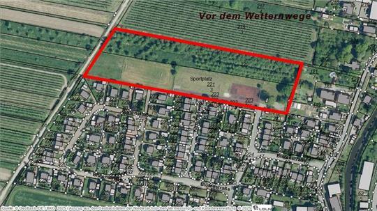 Nördlich der Blütenstraße will die Gemeinde Guderhandviertel ein zwei Hektar großes Baugebiet ausweisen - auf dem Sportplatz und einer privaten Fläche.