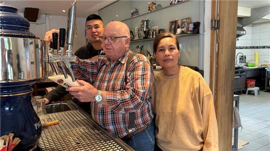 Norbert Meusel würde das Güldenstern-Casino in Stade gern gemeinsam mit seiner Frau Tan und deren Sohn Vu weiterführen.