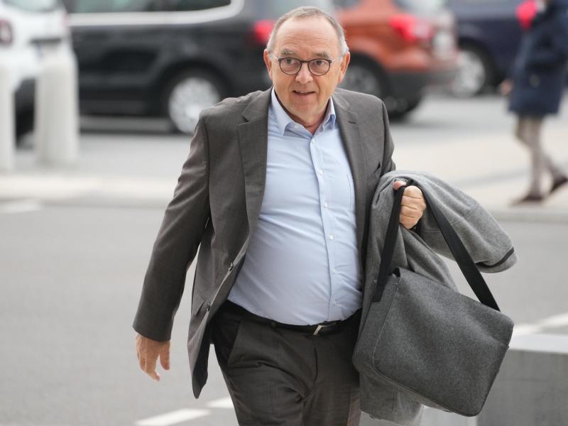 SPD setzt auf Duo Esken/Klingbeil – In der CDU brodelt Gerüchteküche Norbert Walter-Borjans, Bundesvorsitzender der SPD, kommt zu den Sondierungsgesprächen. Foto: Kay Nietfeld/dpa