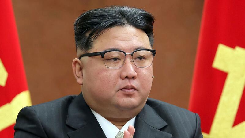 Nordkoreas Machthaber Kim Jong Un bei der Plenarsitzung der regierenden Arbeiterpartei zum Jahresende in Pjöngjang.