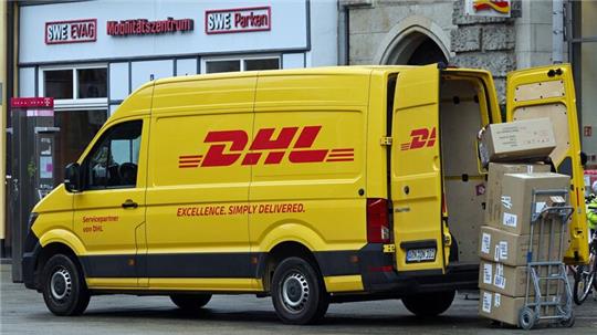 Normalerweise stellt der Paketdienstleister DHL eigenen Angaben zufolge nur etwa 6,3 Millionen Pakete pro Tag zu.