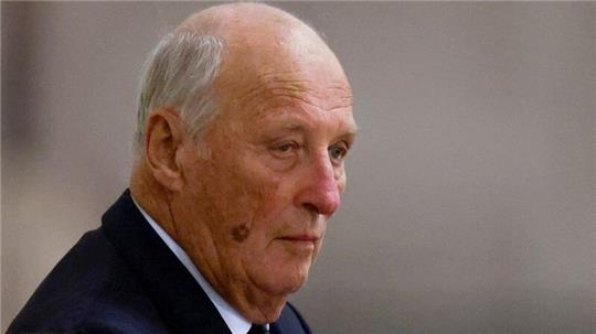 Norwegens König Harald V. benötigt einen permanenten Herzschrittmacher.