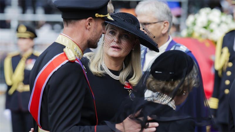 Norwegens Königin Mette-Marit befindet sich nach ihrer Lungentransplantation in der Reha-Phase. (Archivbild)