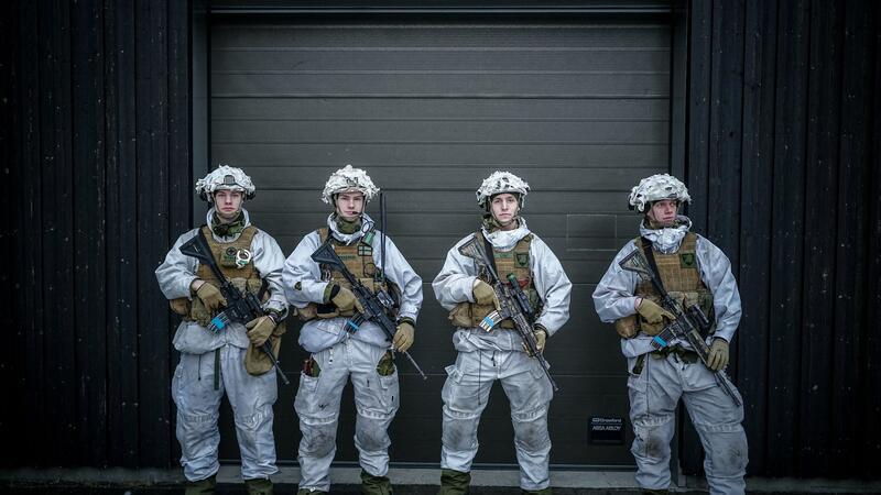 Oslo verschärft Einreiseregeln für russische Bürger Norwegische Grenzsoldaten an einer Grenzstation.