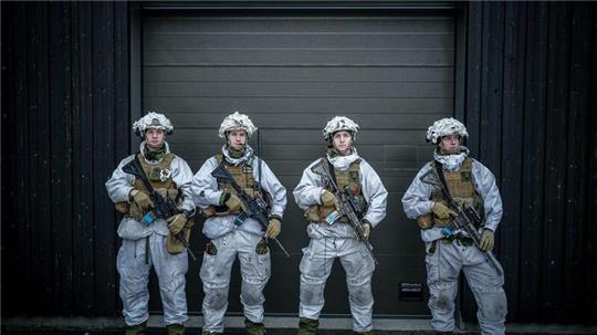 Norwegische Grenzsoldaten an einer Grenzstation.