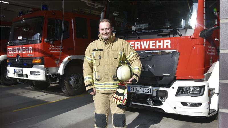 Er ist der Lebensretter von der Este Notfallsanitäter Dominik Dupke ist seit eineinhalb Jahren bei der Buxtehuder Wehr.