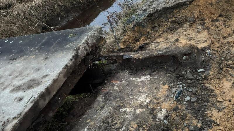 Sperrung zur Ernte? Warum ein Drochterser „illegal“ zum Feld fuhr Notgedrungen fuhr Michel über die marode Brücke, sagt er.