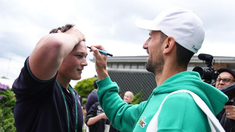 Federers acht Wimbledon-Titel sind für Djokovic ein Anreiz Novak Djokovic hat bisher sieben Mal Wimbledon gewonnen.
