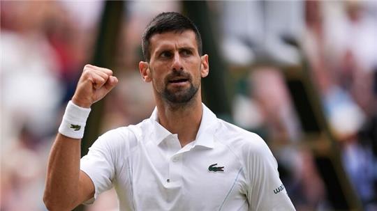 Novak Djokovic ist zum zehnten Mal in das Finale von Wimbledon eingezogen.