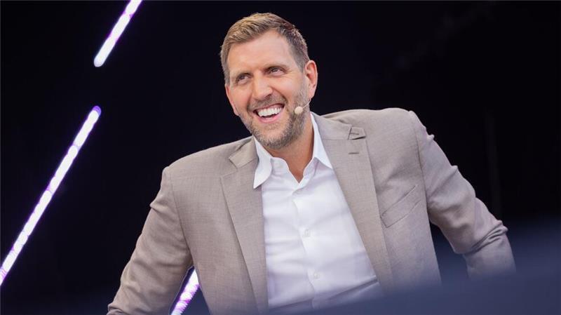 Berichte: Nowitzki soll Experte bei Amazon werden Nowitzki könnte in den USA künftig häufiger im TV zu sehen sein.