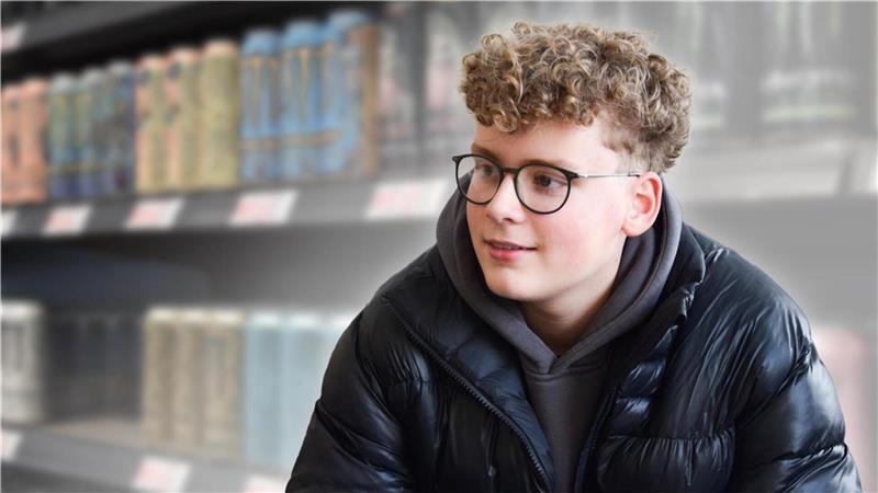 Nuc Minssen kennt die Youtuber und Streamer, die Energydrinks regelmäßig bewerben. 