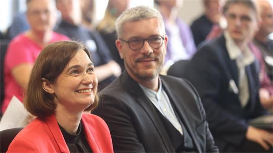„Nun beginnt die Arbeit“, sagte Grünen-Fraktionschefin Müller mit Blick auf die anstehenden Koalitionsverhandlungen.