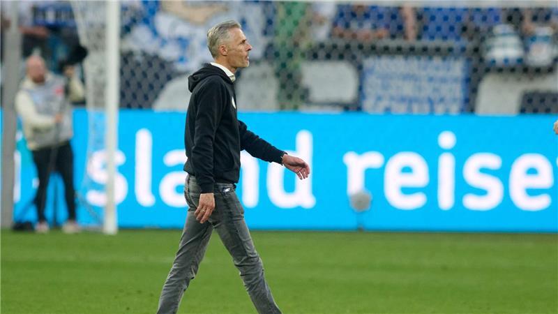 Knall auf Schalke: Van Wonderen muss sofort gehen Nun muss Kees van Wonderen sogar vor dem Saisonende den Trainerposten räumen.