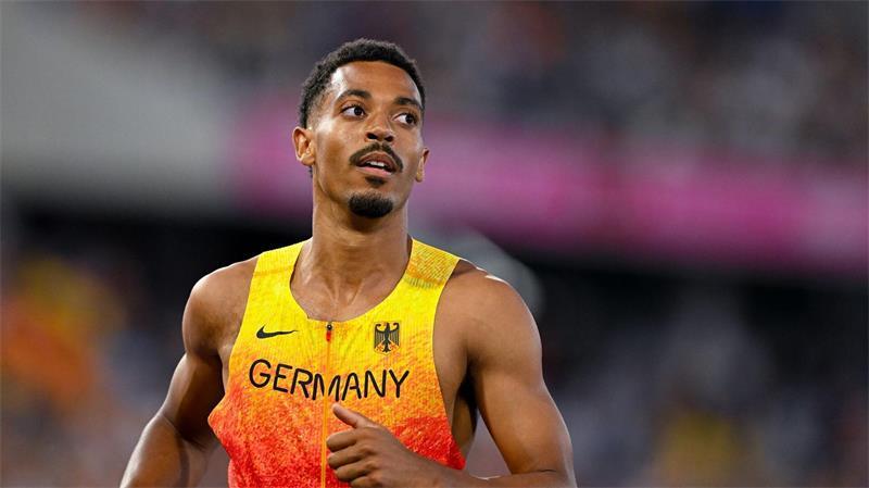Nur Warholm stärker: Hürdenläufer Agyekum gewinnt EM-Silber Nur Weltrekordhalter Karsten Warholm war im EM-Finale schneller als Emil Agyekum.