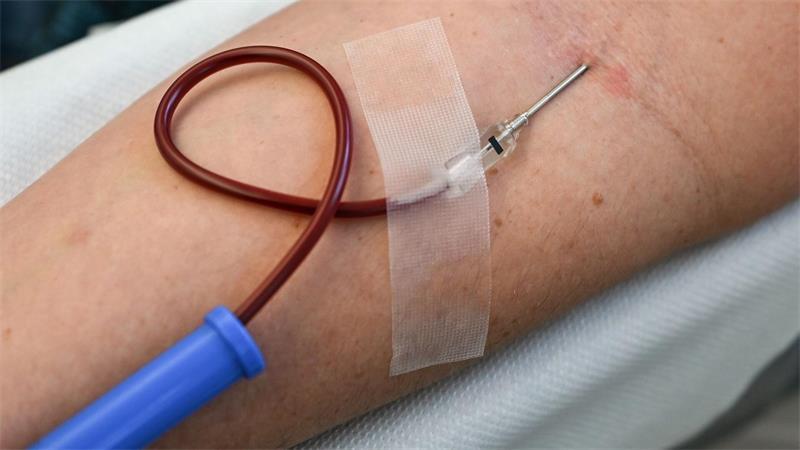 Nur gesunde Menschen sollten Blut spenden. (Symbolbild)