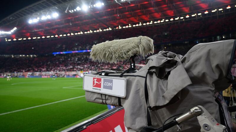 Nur kurz nach dem Start der Auktion der Fernseh-Rechte hat die Deutsche Fußball Liga das Milliarden-Geschäft gestoppt.