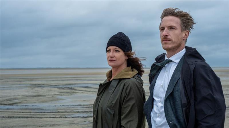 Abschied von Arne: „Unter anderen Umständen“ im ZDF Nur noch zu zweit: Jana Winter (Natalia Wörner) und Kommissar Jacobsen (Golo Euler).
