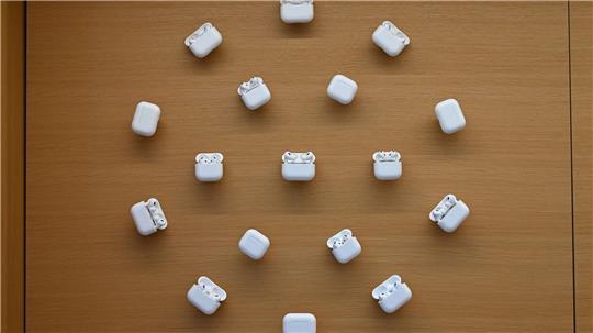 Nutzer in der EU bekommen die Live-Übersetzungsfunktion später in ihre AirPods. (Archivbild)