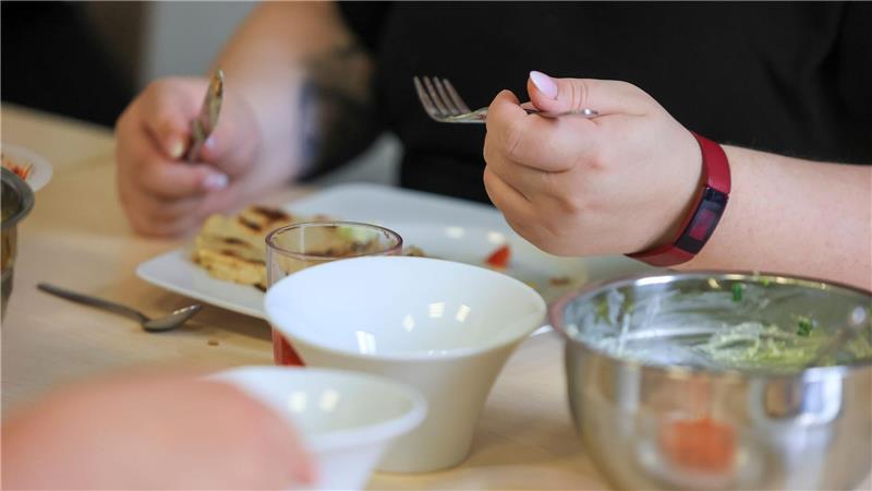 Nyberg sieht einen dringenden Bedarf an Maßnahmen, die Übergewichtige bei der Reduktion ihres Gewichts unterstützen. (Illustration)