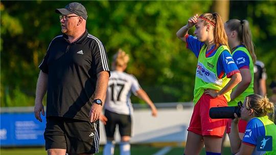 O/O-Trainer Maik Ratje, zuvor jahrelang beim Oberligisten A/O, übernahm das Traineramt im Sommer von Marco Hendreich, der jetzt die Herren des SV Anderlingen trainiert.