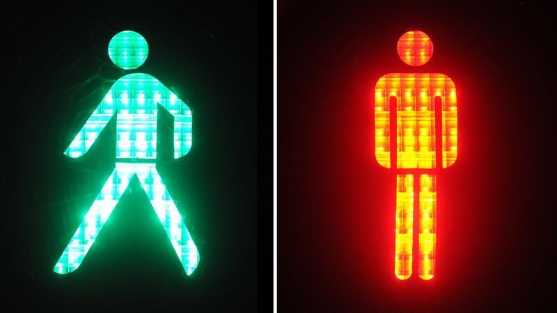 Ob Fußgänger, Auto- oder Radfahrer: Der ADAC stellte bei einer Untersuchung in Hamburg eine Reihe von Rotlichtverstößen fest. (Symbolbild)