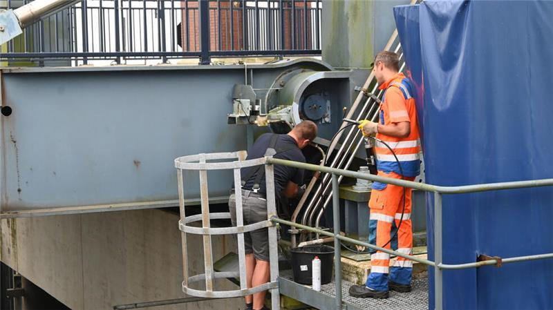 Ob Neubau oder Sanierung eines Sperrwerks muss noch final entschieden werden. (Archivbild)