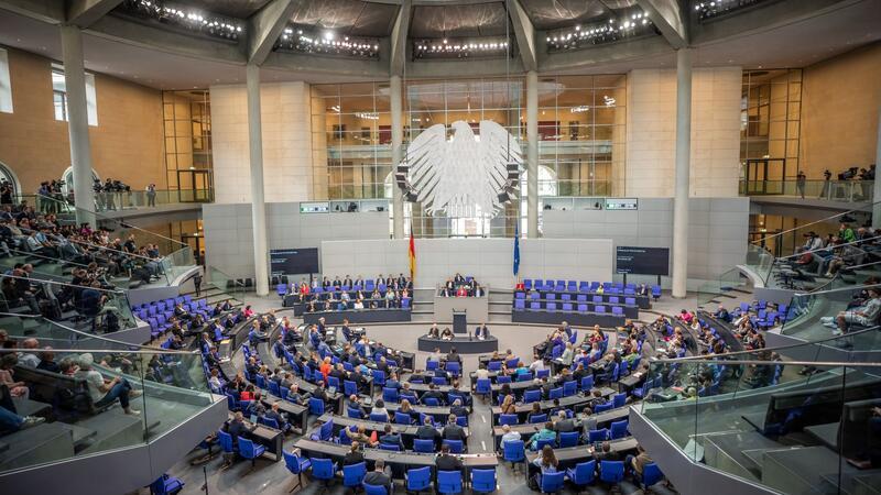 Ob das Wahlrecht noch vor der Bundestagswahl 2025 angepasst wird, blieb zunächst offen. (Archivbild)