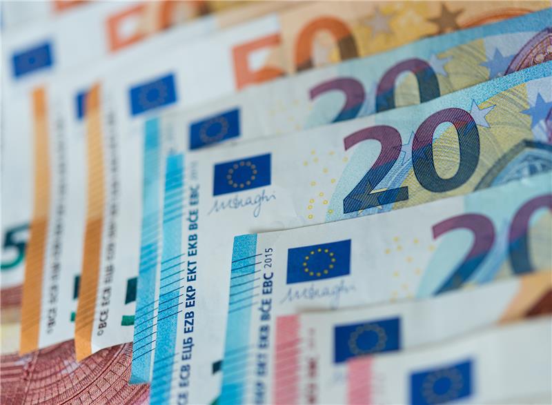 Ob die Samtgemeinde Apensen noch in diesem Jahr einen Haushaltsplan für das laufende Jahr erhält? Dies scheint nach der Sitzung des Samtgemeinderats fraglicher als je zuvor (Symbolbild). Foto: Monika Skolimowska/dpa-Zentralbild/dpa