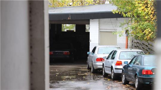Staatsanwaltschaft: Waffenfunde und Festnahmen in NRW Ob es sich bei den Fundstücken um scharfe Schusswaffen handelt, wird noch untersucht.