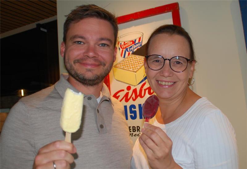 Kunterbunt, sauer und mit Proteinen: Die neuen Eis-Trends aus Apensen Ob mit Proteinen oder fruchtig im Mini-Format: Christoph Ruehs und Isabel Schuldt schmecken die Eis-Trends des Sommers.