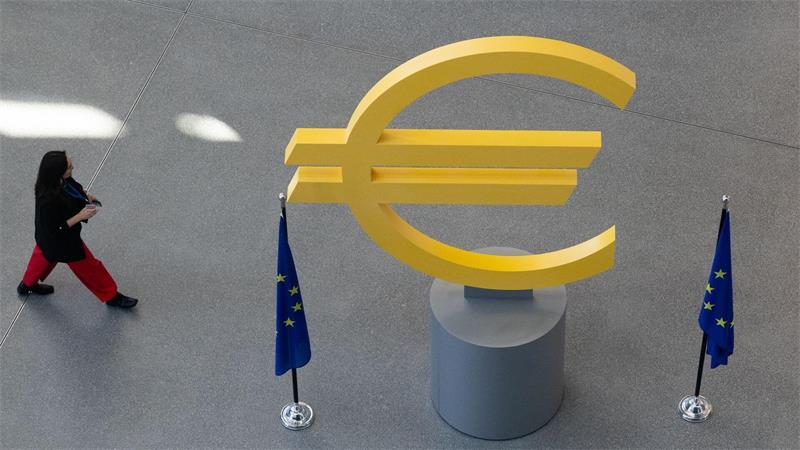 EZB erhöht Zinsen wegen Inflationsschub weiter Oberstes Ziel der Euro-Währungshüter ist es, die Inflation im Zaum zu halten und für einen stabilen Euro zu sorgen. (Archivbild)