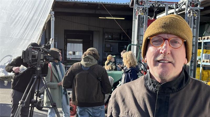 Kopfloses Mordopfer: Maria Furtwängler dreht NDR-Tatort im Alten Land Obstbauer spielt Obstbauer: Jürgen Haar aus Jork ist als Statist beim Tatort dabei.