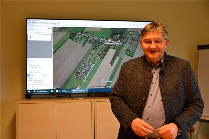 Oederquarts Bürgermeister Jörg Oldenburg setzt auf einen Energiemix, um die Ortsmitte klimaneutral zu machen. Foto: Helfferich
